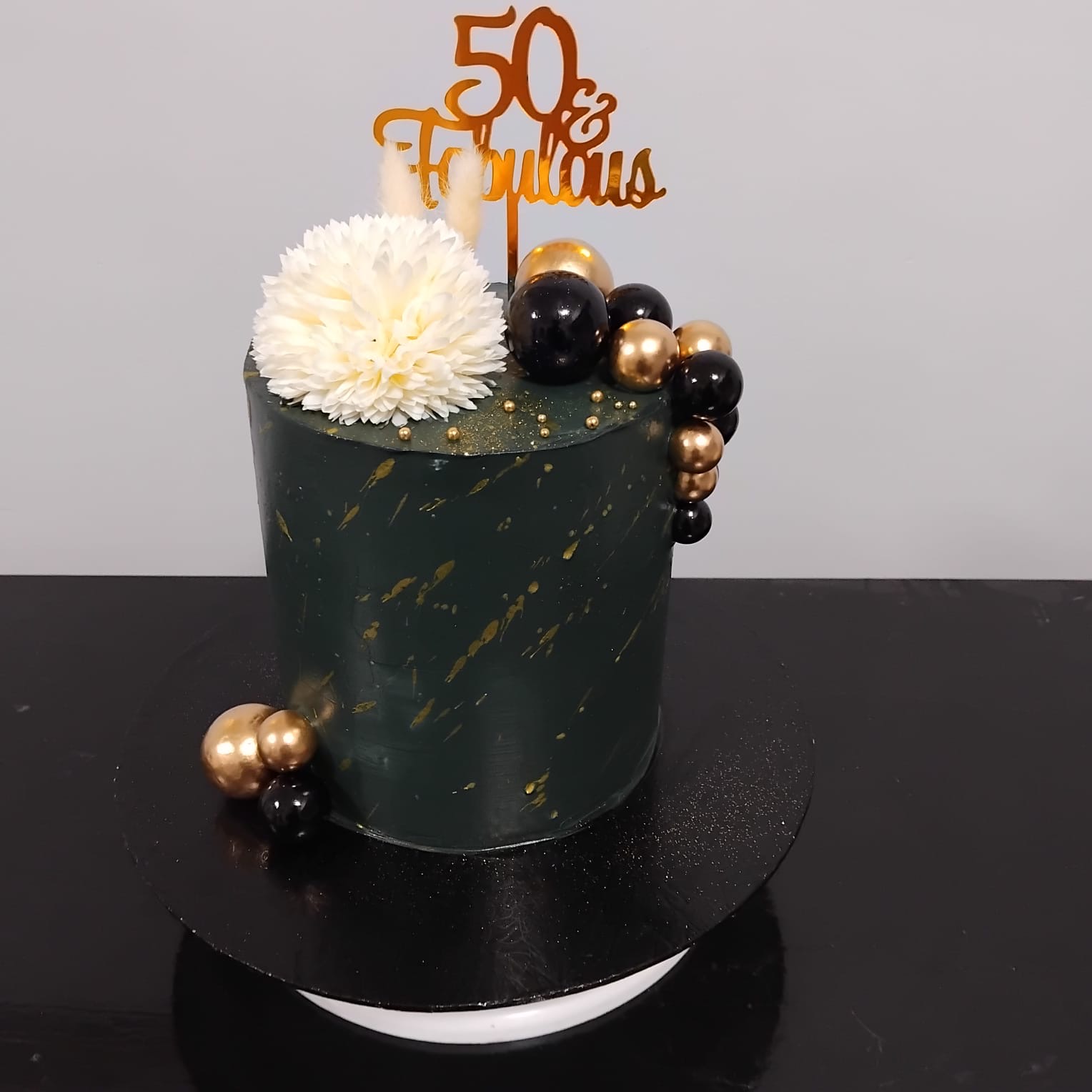Gold Number Celebration Cake — MN-002